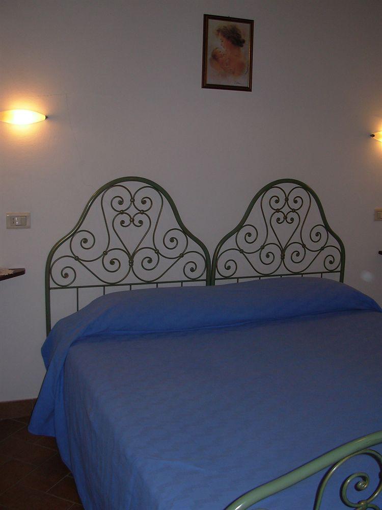Гостьовий будинок Agriturismo Sant' Ansano Кастільйоне-д'Орчія Екстер'єр фото